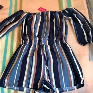 New quarter sleeve striped romper!